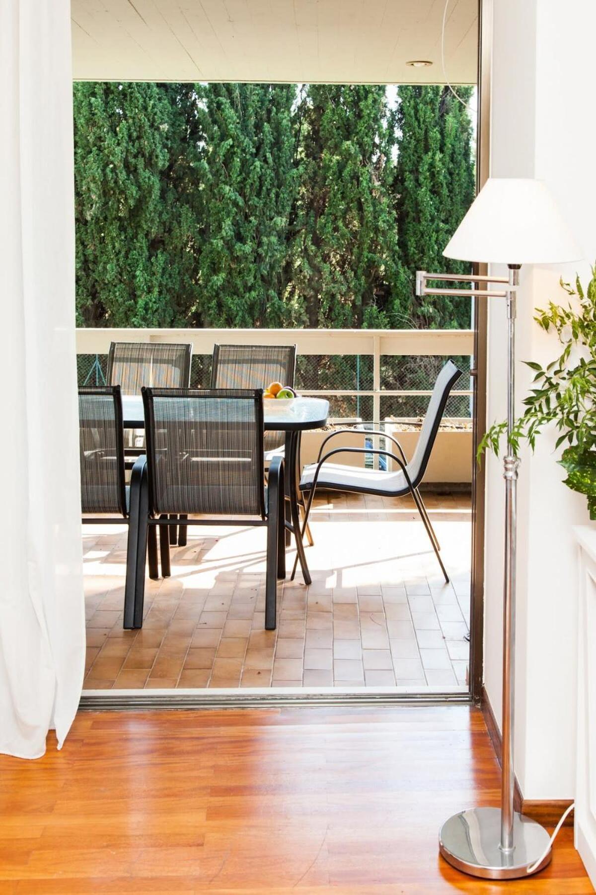 Delux With Amazing Balcony Apartment